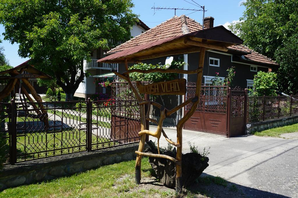 Hotel Casa Vlad Haţeg Exterior foto